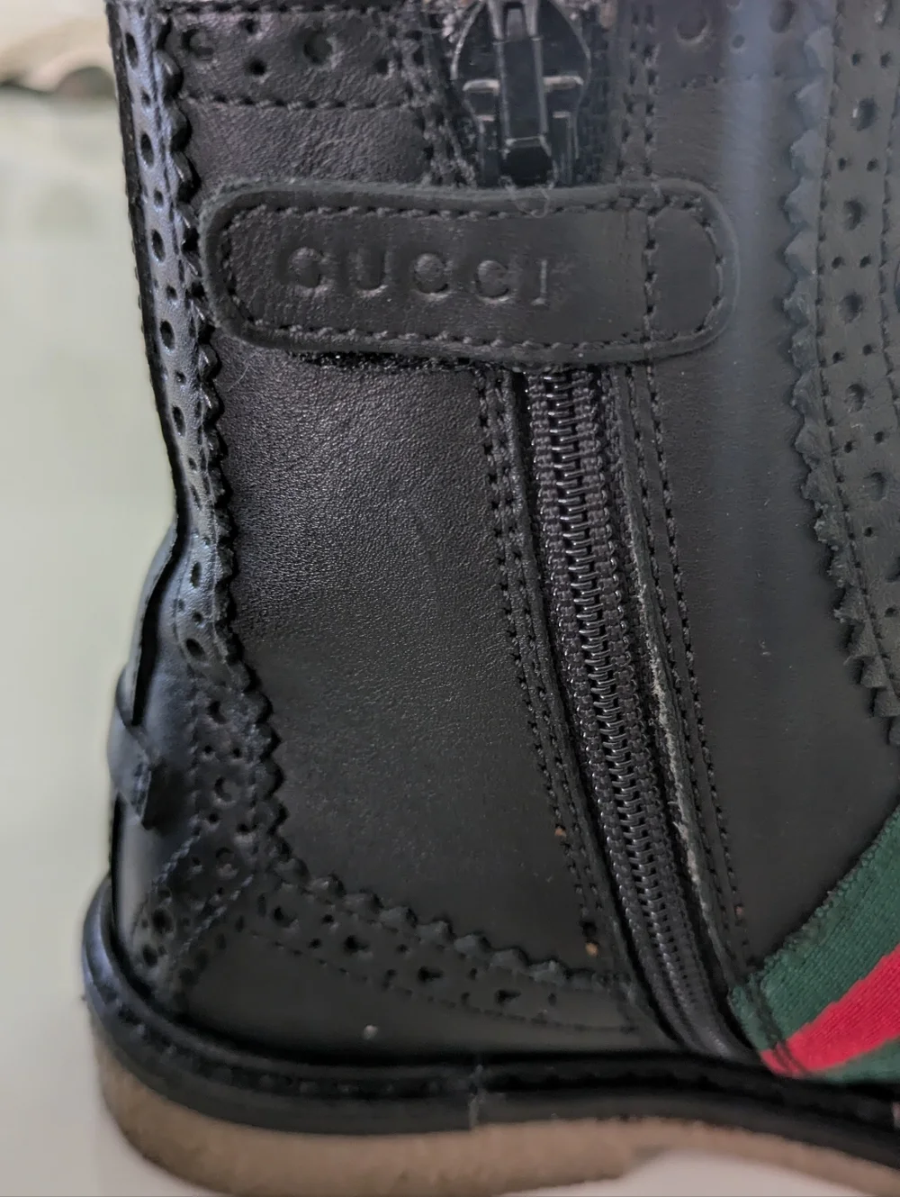 Authentic Gucci Kids Black Leather Web Stripe Wingtip Boots EU 28(US 11)